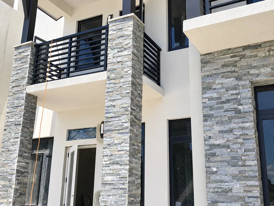Manhattan Stackstone natural stone, installed